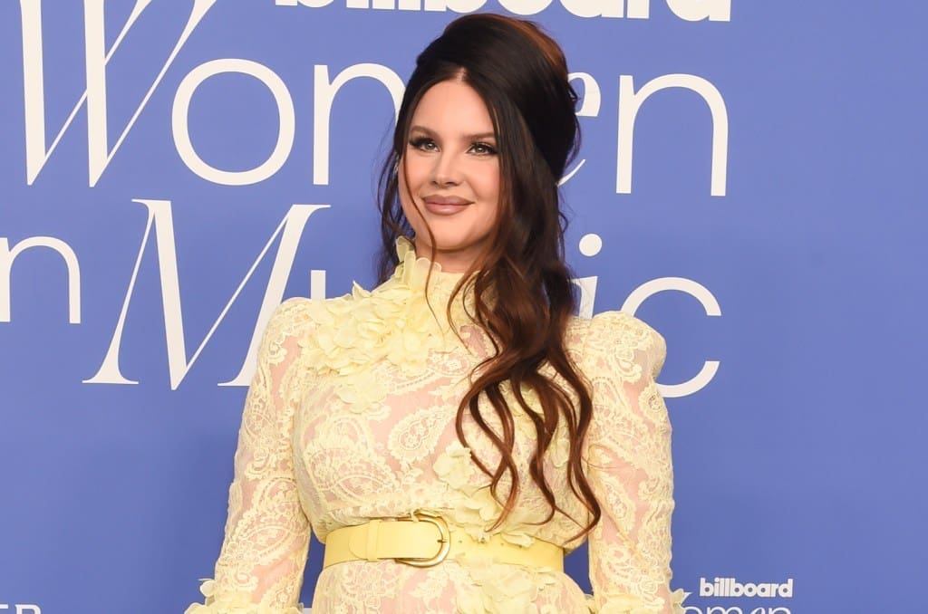 Lana Del Rey Reacts to 2024 Grammys Nominations Watch EDM Supreme
