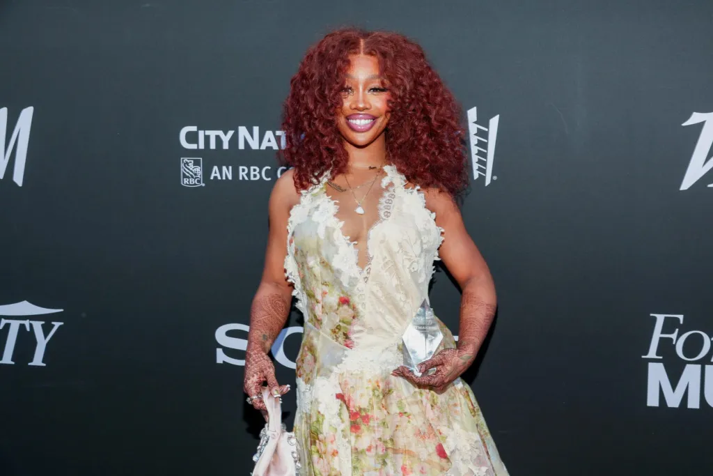 SZA Recalls Being Told She’d Never ‘Beat Taylor Swift’ on the Charts