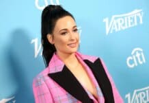 Kacey Musgraves Says UFOs ‘Followed’ Her Plane, Shares Videos of Orbs