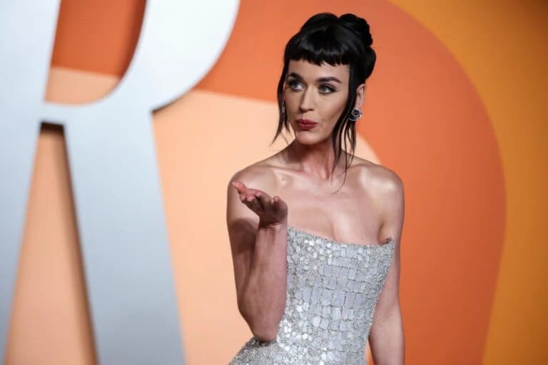 Katy Perry Poses With Justin Trudeau & Says Karma Is ‘So Rewarding’