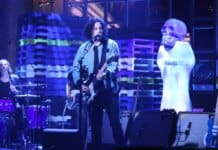 Jack White Performs ‘Derecho Demonico’ and ‘G.O.D.’