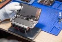 Europe Will Require Smartphones to Have Replaceable Batteries by 2027