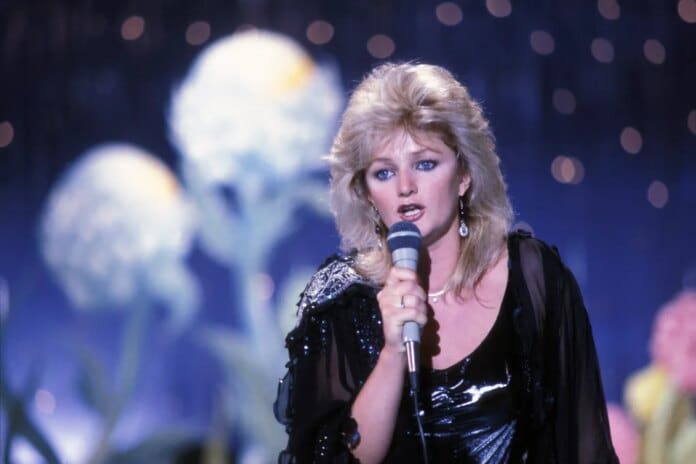 bonnie-tyler-paris-1983-billboard-1800.jpg
