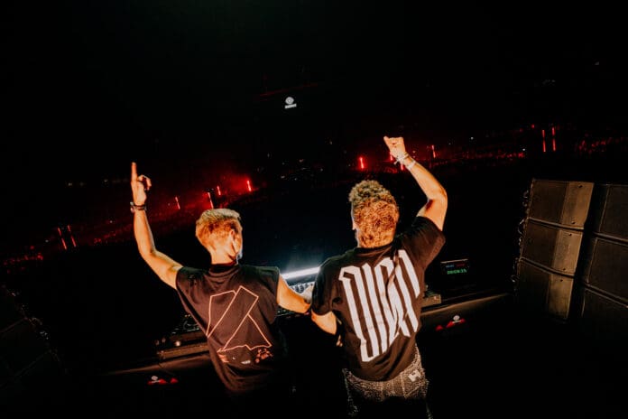 ArminvanBuuren_ADEDay4_20251026_BartHeemskerk_241_Socials-scaled.jpg