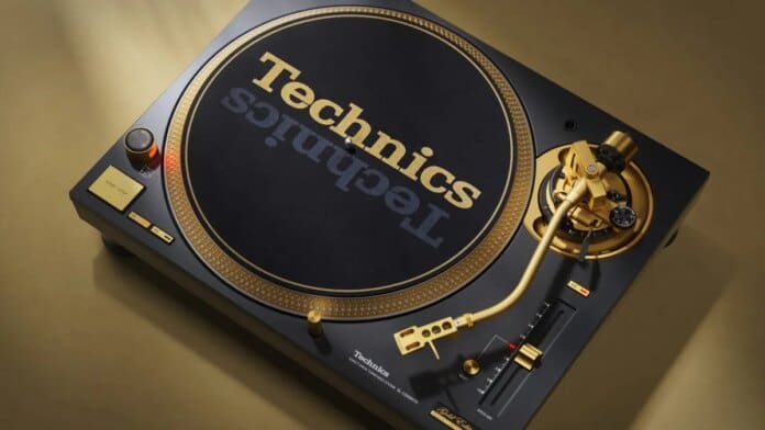 Technics-SL-1200M7_55th-Anniversary-limited-edition_black-scaled.jpg