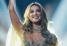 Delta Goodrem, Simple Minds at Commonwealth Games Closing Ceremony