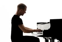 Armin van Buuren wins Edison Klassiek public prize for ‘Piano’