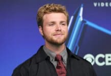 Alex Warren Says Fans Ask Him to Sign Their Dead Parents’ Ashes