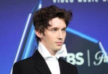 Troye Sivan & Role Model Dance to ‘Cowboy’ on TikTok