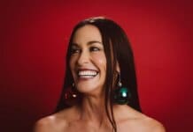 Alanis Morissette’s Christmas Album Release Date Revealed, Single Arrives